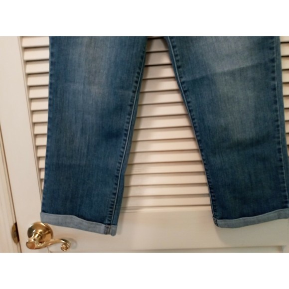 Levi's Capri Jeans Size 27 Cuffed Levis Stretch Capris Inseam 21.5" Red Tab - Picture 3 of 12